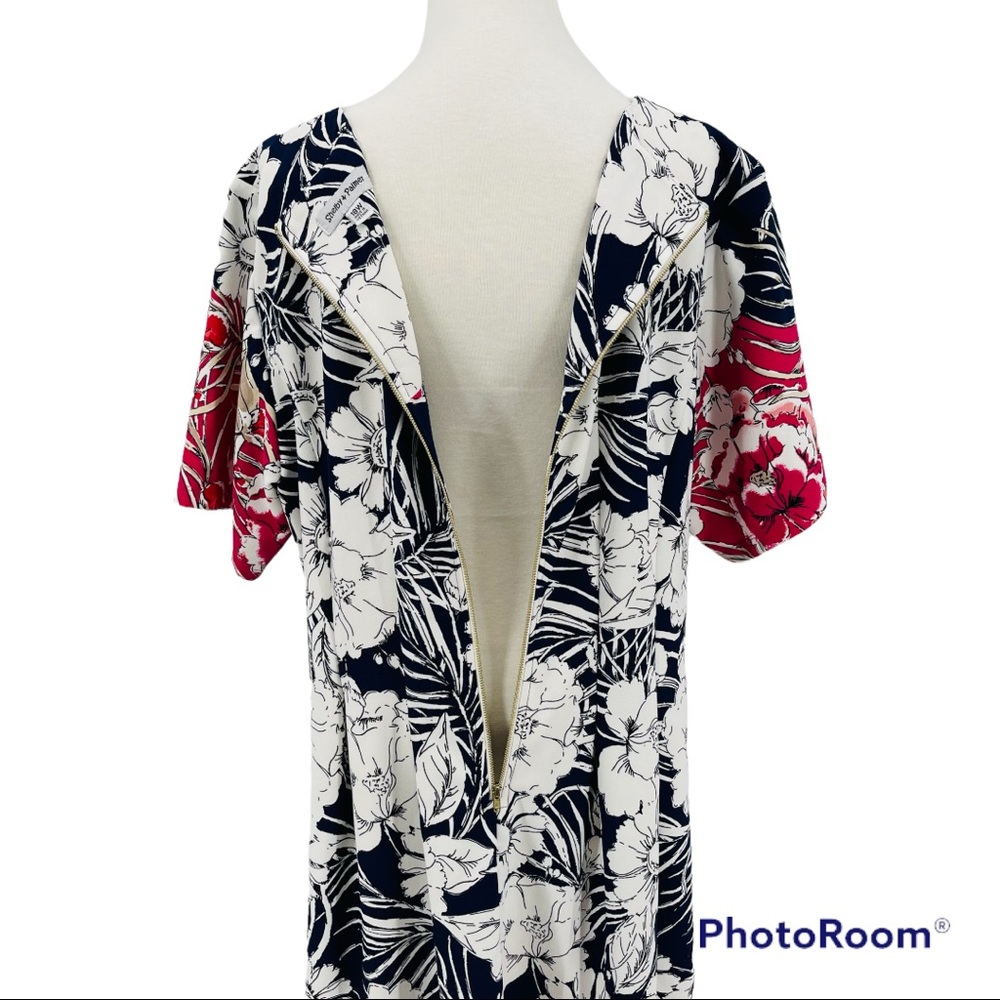 Shelby & Palmer Plus Size Women's Floral Short Sleeve Dress - Picture 6 of 10